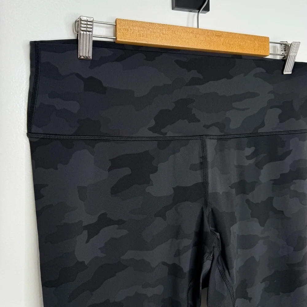 LULULEMON Camo Wunder Under High Rise 23” Crop Leggings
